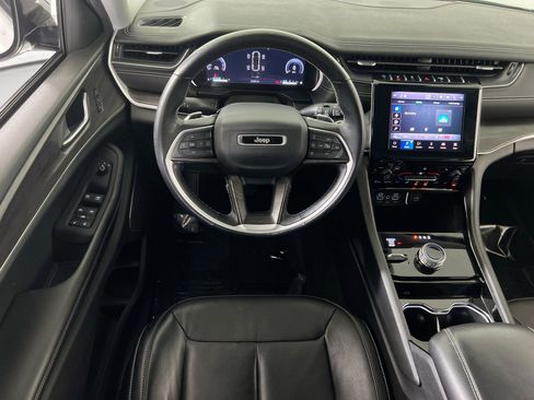 Used 2022 Jeep Grand Cherokee Limited image 21