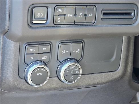 Used 2022 GMC Yukon SLT image 8