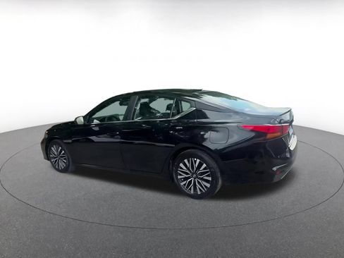 Used 2026 Nissan Altima 2.5 SV FWD image 10