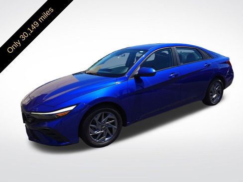 Certified 2024 Hyundai Elantra SEL FWD image 2