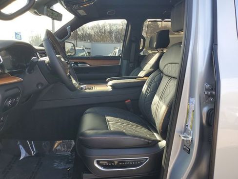 Used 2024 Jeep Grand Wagoneer Series III w/ HD Trailer Tow Package image 21