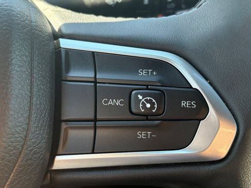 Used 2024 Jeep Compass Latitude AWD/4WD image 26