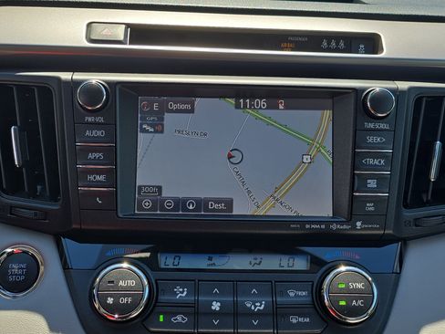 Used 2018 Toyota RAV4 XLE AWD/4WD image 22