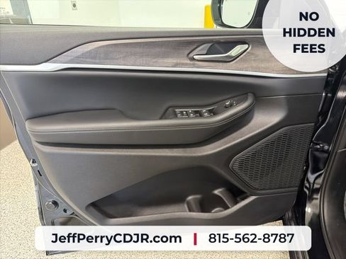 New 2026 Jeep Grand Cherokee Altitude AWD/4WD image 8
