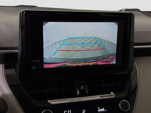 Used 2023 Toyota Corolla LE FWD image 17