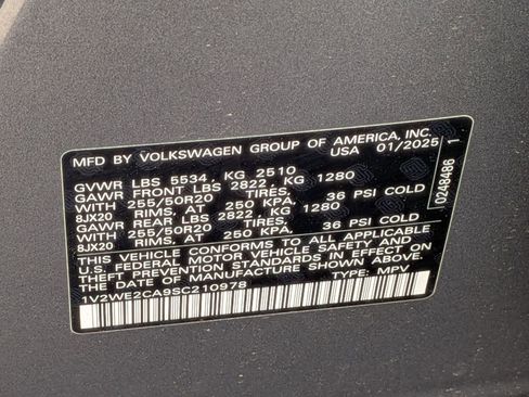 Used 2025 Volkswagen Atlas Cross Sport SE FWD image 28