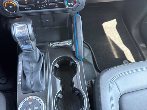 Used 2025 Ford Bronco Badlands AWD/4WD image 21
