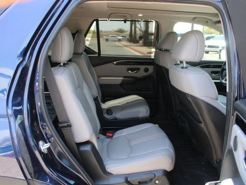 Used 2024 Honda Pilot Touring image 15