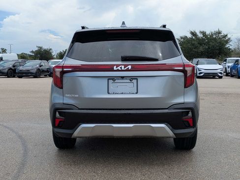 Certified 2024 Kia Seltos EX FWD image 5