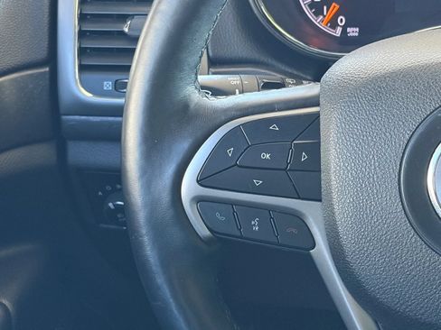 Used 2018 Jeep Grand Cherokee Altitude AWD/4WD image 30