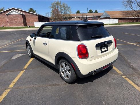 Used 2017 MINI Cooper 2-Door Hardtop FWD image 8
