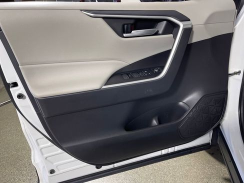 Certified 2025 Toyota RAV4 XLE image 17