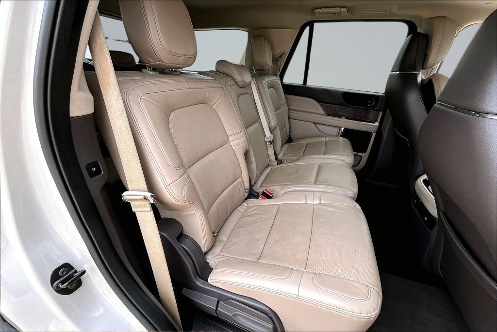 Used 2022 Lincoln Navigator Reserve AWD/4WD image 25