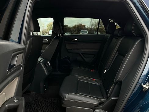 Used 2022 Volkswagen Atlas Cross Sport SEL R-Line image 12