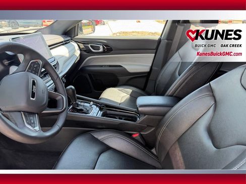 Used 2025 Jeep Compass Limited AWD/4WD image 10