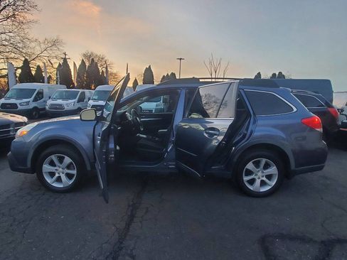 Used 2014 Subaru Outback 2.5i Premium w/ Moonroof Package & Eyesight image 9