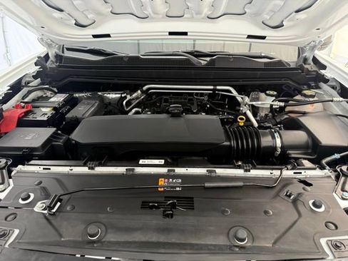 Used 2024 Chevrolet Colorado W/T image 8