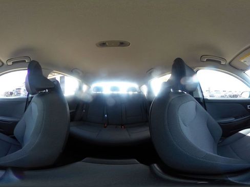 Used 2025 Kia K4 LXS image 41