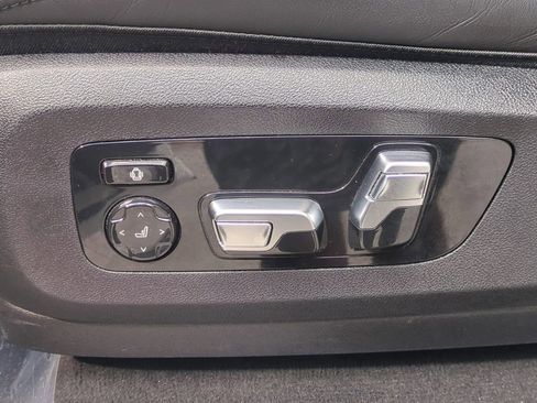 Used 2025 BMW X5 xDrive50e AWD/4WD image 22