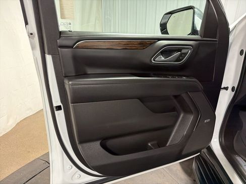 Certified 2023 Chevrolet Suburban Premier image 4