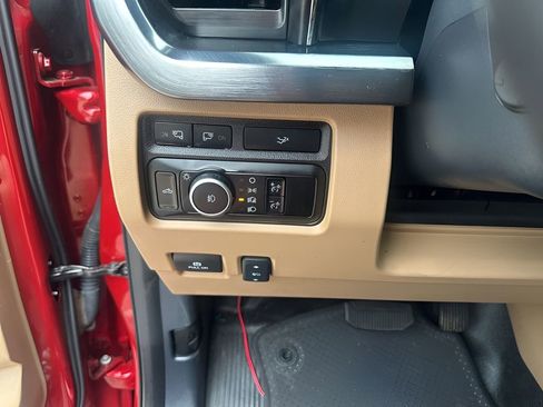 Used 2024 Ford F350 Lariat w/ Lariat Ultimate Package image 29