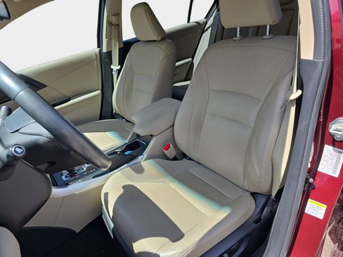 Used 2014 Honda Accord Touring image 16