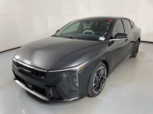New 2025 Kia K4 GT-Line w/ GT-Line Premium Package image 4