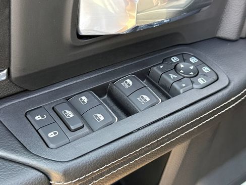 New 2026 RAM 3500 Laramie AWD/4WD image 19