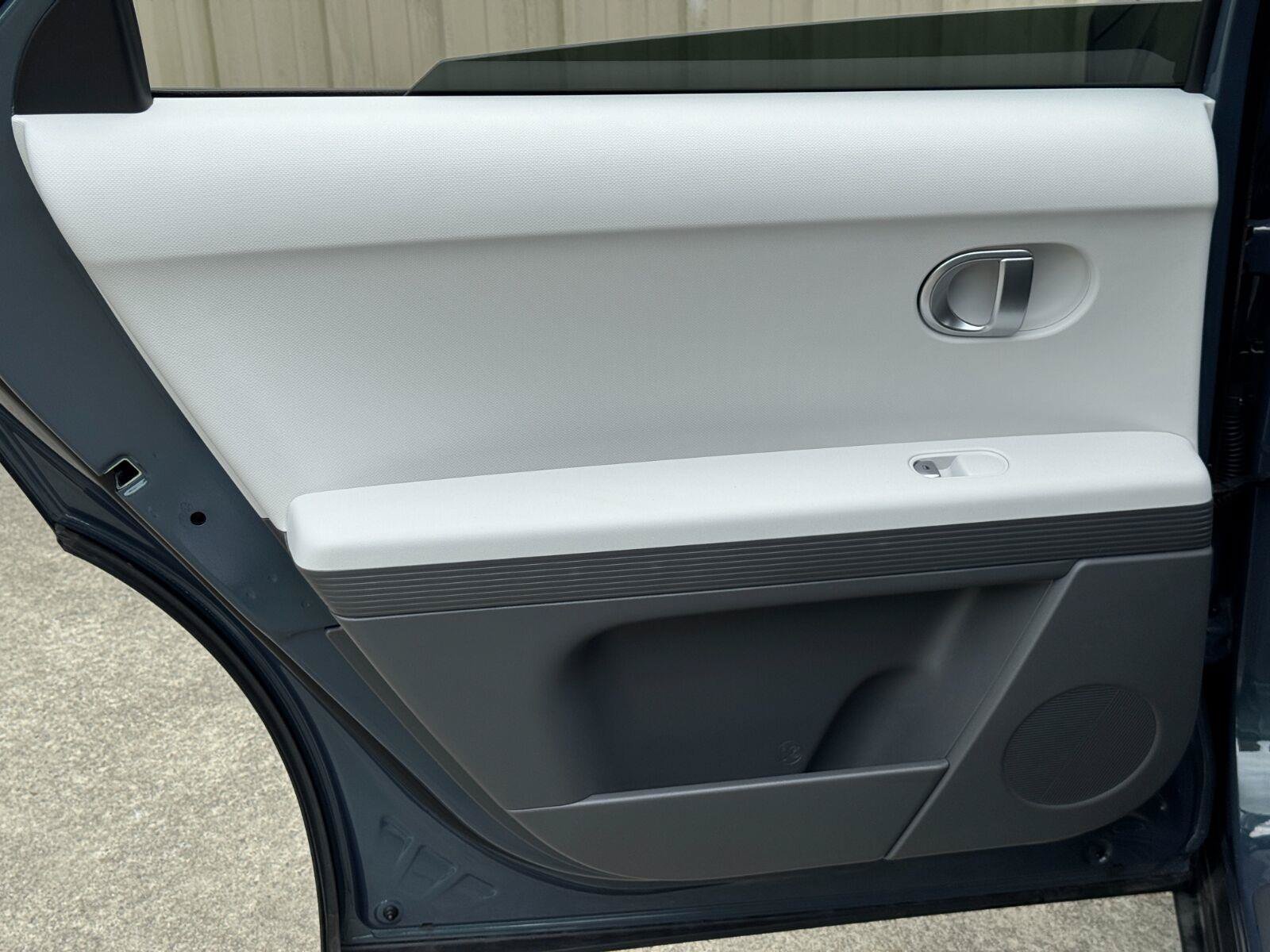 Used 2024 Hyundai Ioniq 5 SE RWD image 40