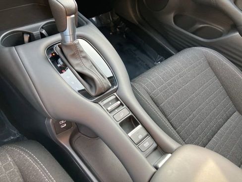 Used 2025 Honda HR-V LX image 17