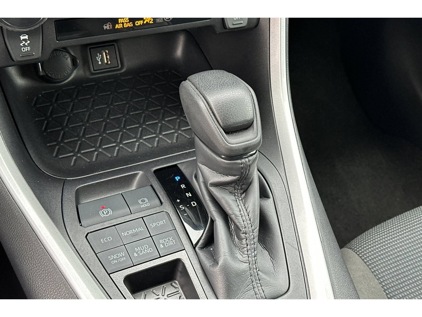 Certified 2025 Toyota RAV4 LE AWD/4WD image 24