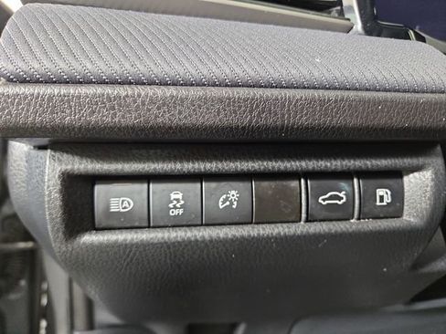Used 2025 Toyota Camry SE FWD image 29