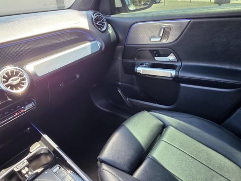 Used 2021 Mercedes-Benz GLB 250 w/ Premium Package image 35