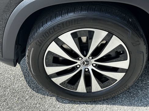 Certified 2025 Mercedes-Benz GLE 450e 4MATIC w/ Driver Assistance Package image 13