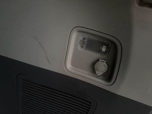 Used 2020 Toyota Sienna LE image 32