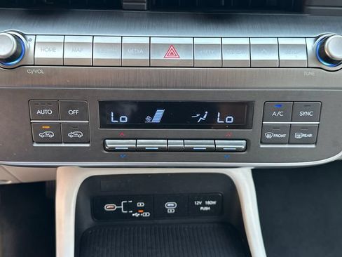 Used 2025 Hyundai Kona SEL FWD image 30