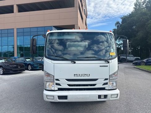 Used 2019 Isuzu NPR RWD image 11
