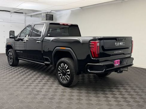 Used 2025 GMC Sierra 2500 Denali Ultimate AWD/4WD image 3
