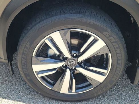 Certified 2024 Nissan Rogue SL w/ SL Premium Package FWD image 12