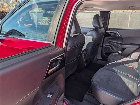 Used 2024 Mitsubishi Outlander SE image 24