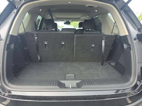 Used 2025 Honda Pilot Touring image 14