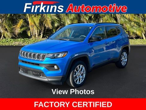 Used 2024 Jeep Compass Latitude image 1