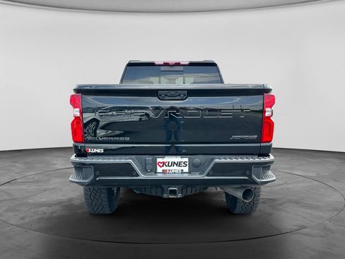 Used 2024 Chevrolet Silverado 2500 ZR2 w/ Technology Package AWD/4WD image 8