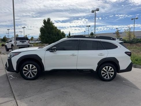 Used 2024 Subaru Outback Premium AWD/4WD image 5