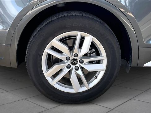 Used 2023 Audi Q5 2.0T Premium w/ Convenience Package image 11