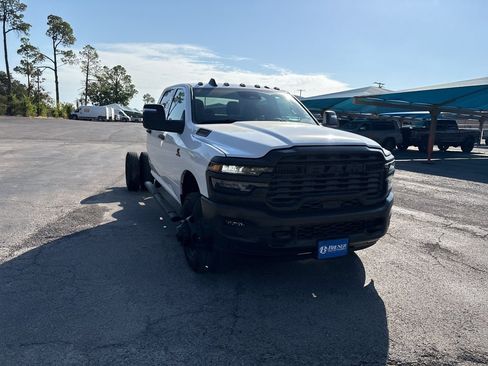New 2027 RAM 3500 Tradesman AWD/4WD image 3