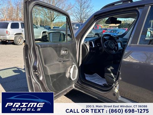 Used 2018 Jeep Renegade Latitude image 9