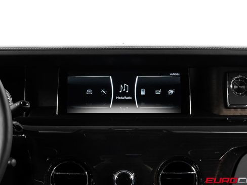 Used 2024 Rolls-Royce Phantom Sedan w/ The Phantom Package RWD image 30