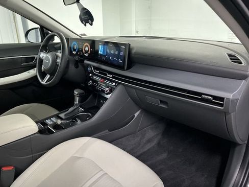 Used 2025 Hyundai Sonata SE FWD image 28