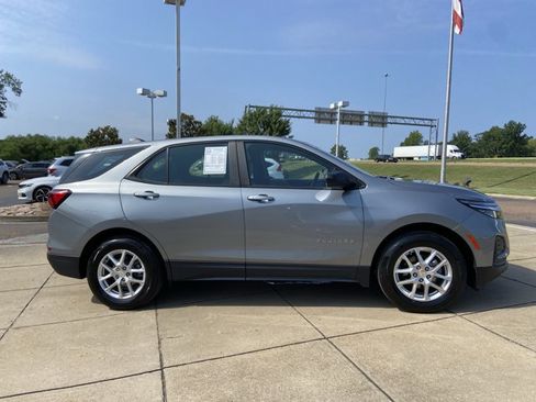 Used 2023 Chevrolet Equinox LS FWD image 13